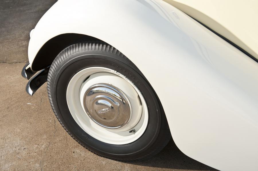  Jaguar Mk V Landaulette 1950 года  (фото 13 из 36)